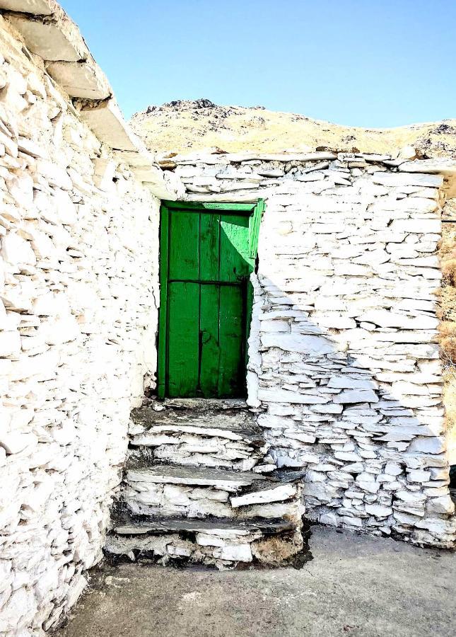 La Casa De La Bombilla Verde Trevélez Esterno foto
