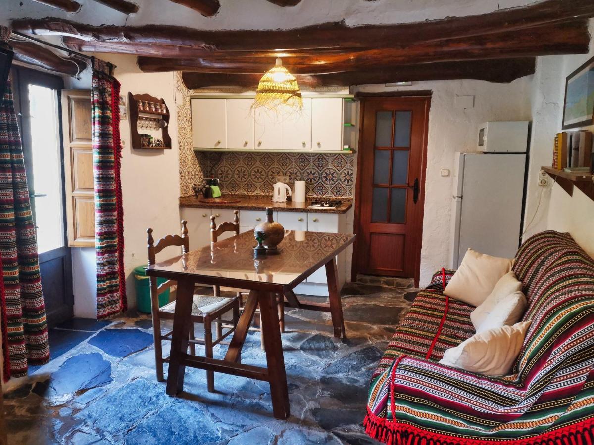 La Casa De La Bombilla Verde Trevélez Esterno foto