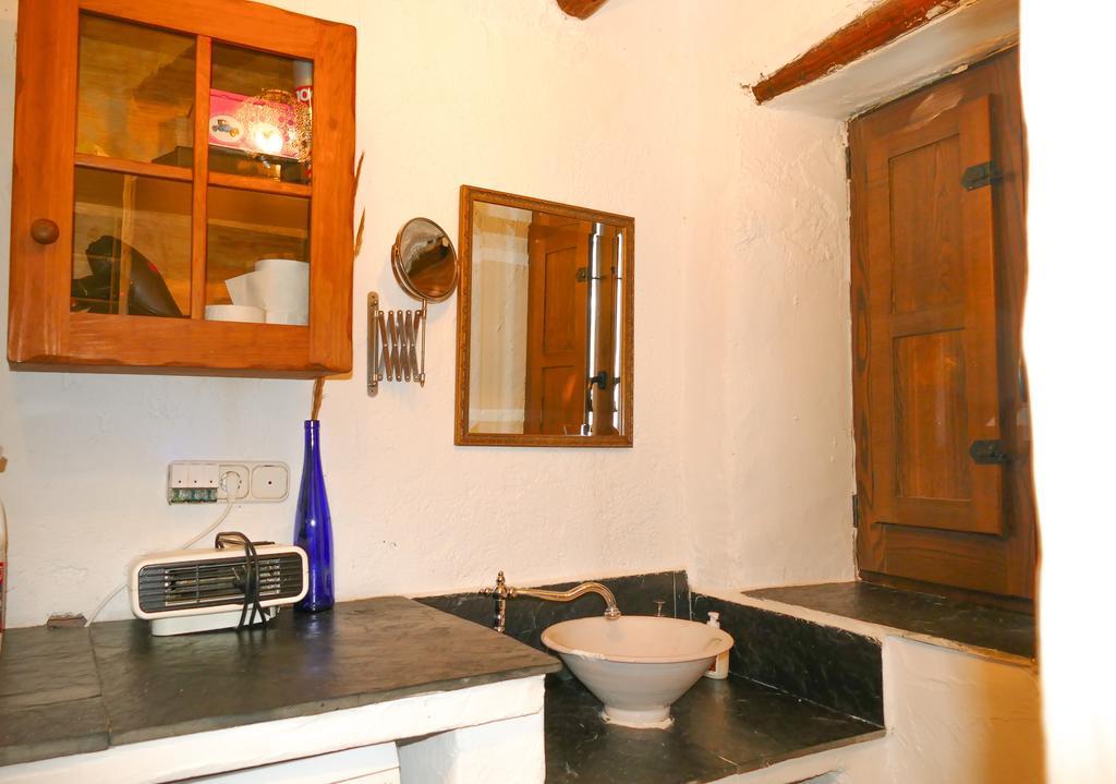 La Casa De La Bombilla Verde Trevélez Esterno foto